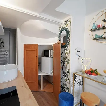 Adorable Updated Studio In The Heart Of The Bustling Le Marais District * Párizs