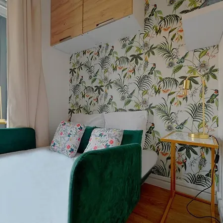 Adorable Updated Studio In The Heart Of The Bustling Le Marais District Apartman Párizs