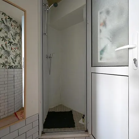 Adorable Updated Studio In The Heart Of The Bustling Le Marais District Párizs
