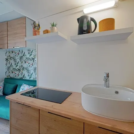 Adorable Updated Studio In The Heart Of The Bustling Le Marais District Apartman *