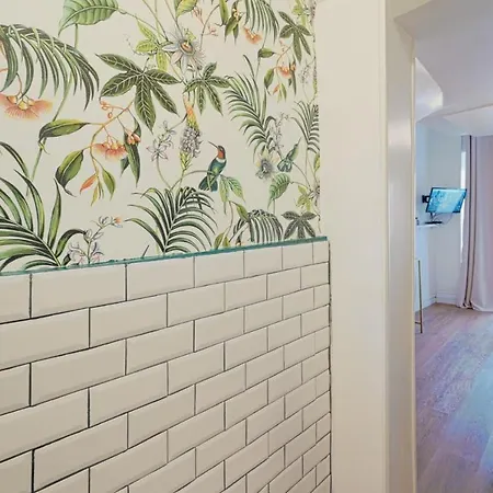 Adorable Updated Studio In The Heart Of The Bustling Le Marais District Apartman