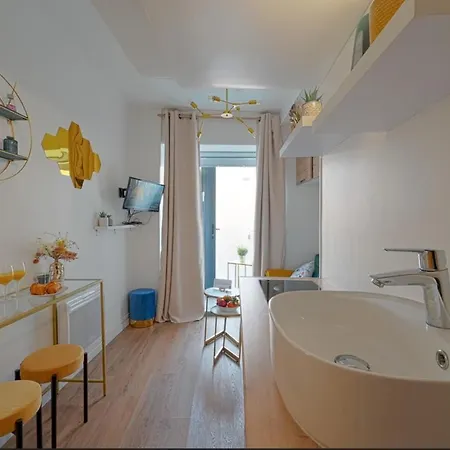 Adorable Updated Studio In The Heart Of The Bustling Le Marais District *